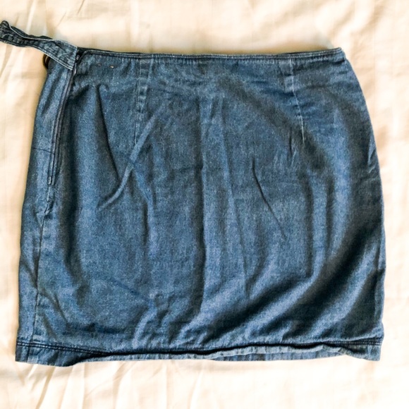 Hollister denim skirt - Picture 2 of 3